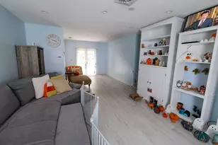 11030 NW 27th St, Sunrise, FL 33322 - Photo 9