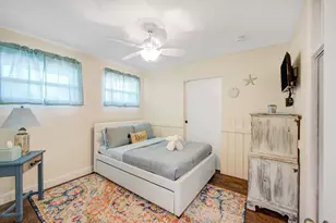 1100 NE 4th St, Hallandale Beach, FL 33009 - Photo 3