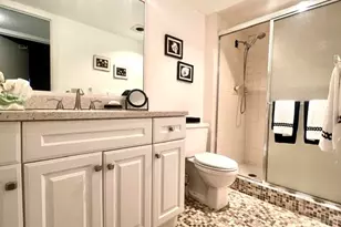 1083 Oakridge U, Deerfield Beach, FL 33442 - Photo 21