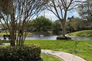 1083 Oakridge U, Deerfield Beach, FL 33442 - Photo 3