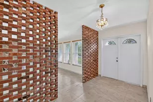 8 Bell Ln, West Palm Beach, FL 33406 - Photo 7
