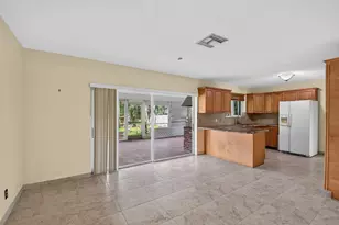 8 Bell Ln, West Palm Beach, FL 33406 - Photo 15