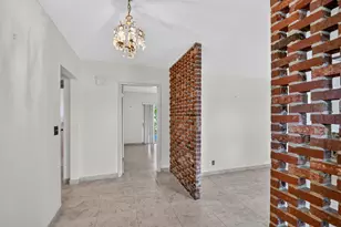 8 Bell Ln, West Palm Beach, FL 33406 - Photo 5