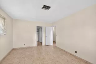 8 Bell Ln, West Palm Beach, FL 33406 - Photo 31