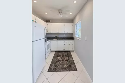 100 Kingswood E, West Palm Beach, FL 33417 - Photo 3