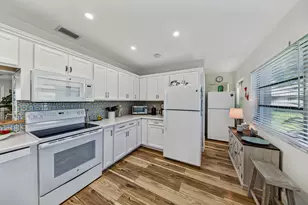 130 NW 14th St, Boynton Beach, FL 33426 - Photo 25