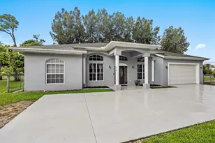 315 Kaye St, Fort Pierce, FL 34947 - Photo 1