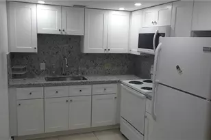 13355 SW 9th Ct, Pembroke Pines, FL 33027 - Photo 7