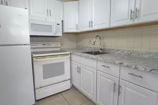 129 Norwich F, West Palm Beach, FL 33417 - Photo 7