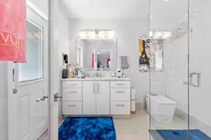 210 Nurmi Dr, Fort Lauderdale, FL 33301 - Photo 35
