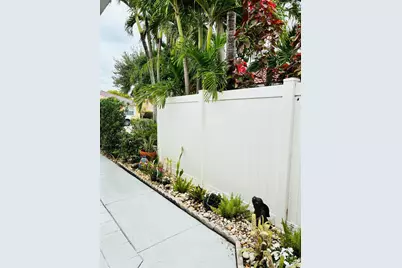1051 NW 191st Avenue, Pembroke Pines, FL 33029 - Photo 17