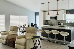 1051 NW 191st Ave, Pembroke Pines, FL 33029 - Photo 9