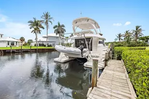 122 Queen Frederika Ct, Hutchinson Island, FL 34949 - Photo 47