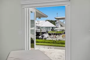 122 Queen Frederika Ct, Hutchinson Island, FL 34949 - Photo 29