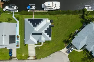 122 Queen Frederika Ct, Hutchinson Island, FL 34949 - Photo 65