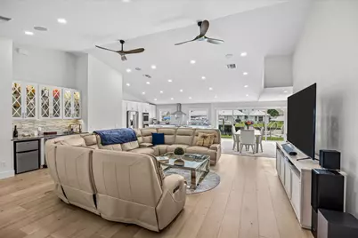 122 Queen Frederika Court, Hutchinson Island, FL 34949 - Photo 9