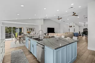 122 Queen Frederika Ct, Hutchinson Island, FL 34949 - Photo 23