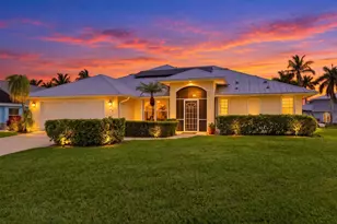 122 Queen Frederika Ct, Hutchinson Island, FL 34949 - Photo 1
