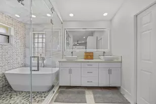 122 Queen Frederika Ct, Hutchinson Island, FL 34949 - Photo 31