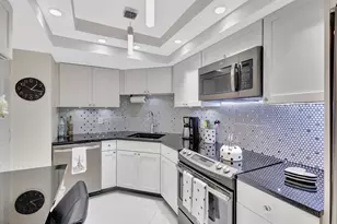 2000 Presidential Way, West Palm Beach, FL 33401 - Photo 11
