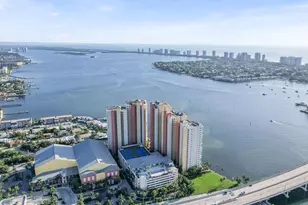 2650 Lake Shore Dr, Riviera Beach, FL 33404 - Photo 3