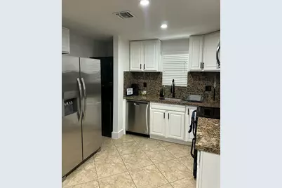 2703 NE 6th Avenue, Wilton Manors, FL 33334 - Photo 3