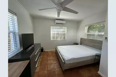 2703 NE 6th Avenue, Wilton Manors, FL 33334 - Photo 15