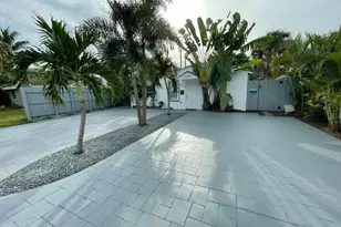 2703 NE 6th Ave, Wilton Manors, FL 33334 - Photo 1