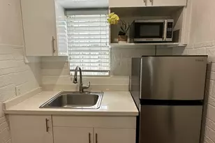 2703 NE 6th Ln, Wilton Manors, FL 33334 - Photo 11