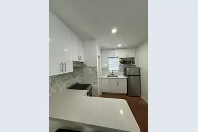 2703 NE 6th Avenue, Wilton Manors, FL 33334 - Photo 13