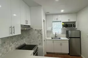 2703 NE 6th Ln, Wilton Manors, FL 33334 - Photo 13