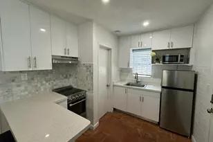 2703 NE 6th Ln, Wilton Manors, FL 33334 - Photo 1