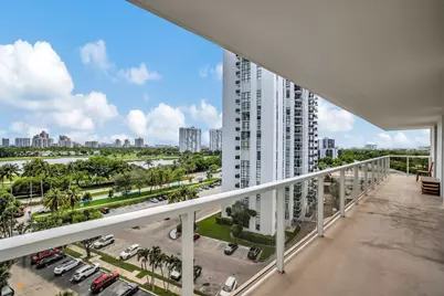 3701 N Country Club Drive #907, Aventura, FL 33180 - Photo 9