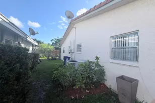 11260 NW 39th St, Coral Springs, FL 33065 - Photo 13