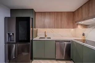 801 Brickell Bay Dr, Miami, FL 33131 - Photo 1