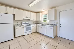 819 King Orange Dr, Fort Pierce, FL 34982 - Photo 5