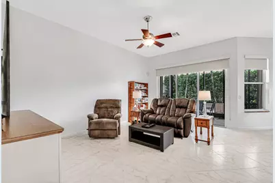 7546 Pebble Shores Terrace, Lake Worth, FL 33467 - Photo 17