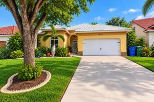 2465 Kimmie Dr, Hollywood, FL 33026 - Photo 1