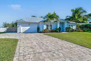 2532 SE Jason Pl, Port Saint Lucie, FL 34952 - Photo 3