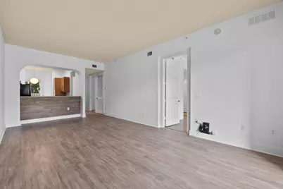 3500 Oaks Clubhouse Drive #Apt 109, Pompano Beach, FL 33069 - Photo 3