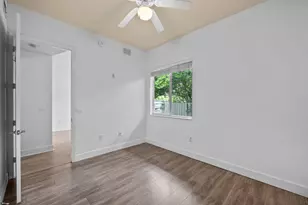 3500 Oaks Clubhouse Dr, Pompano Beach, FL 33069 - Photo 11