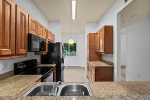 3500 Oaks Clubhouse Dr, Pompano Beach, FL 33069 - Photo 7