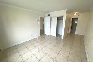 16400 NE 17th Ave, North Miami Beach, FL 33162 - Photo 9