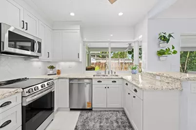 38 SW 10th Avenue, Boca Raton, FL 33486 - Photo 17