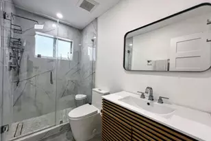 317 NW 26th Ct, Wilton Manors, FL 33311 - Photo 17