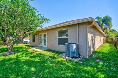 2241 NW 3rd Street, Pompano Beach, FL 33069 - Photo 9