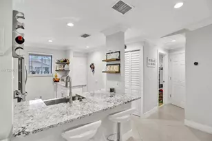 9395 Boca Cove Cir, Boca Raton, FL 33428 - Photo 7