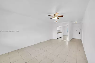 1050 E Sample Road #309, Pompano Beach, FL 33064 - Photo 15