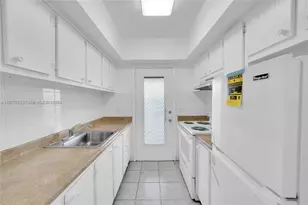 1050 E Sample Rd, Pompano Beach, FL 33064 - Photo 5