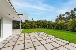 1040 N Venetian Dr, Miami, FL 33139 - Photo 23